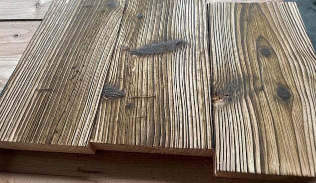 Mélèze de Pays Brûlé + Brossé : Ajouré 28 x 140 mm – Image 2