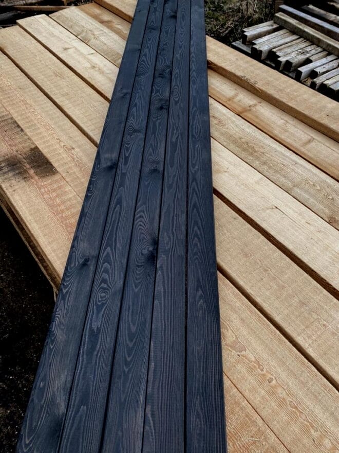 Bardage Bois  LOT 105 m² Mélèze de Sibérie : Mi-Bois NOIR 21x190 mm en 3m à 5460.00 eur HTVA – Image 2
